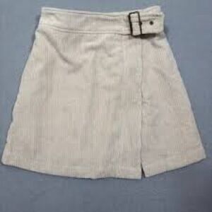 Promesa Cream Mini Skirt with Buckle